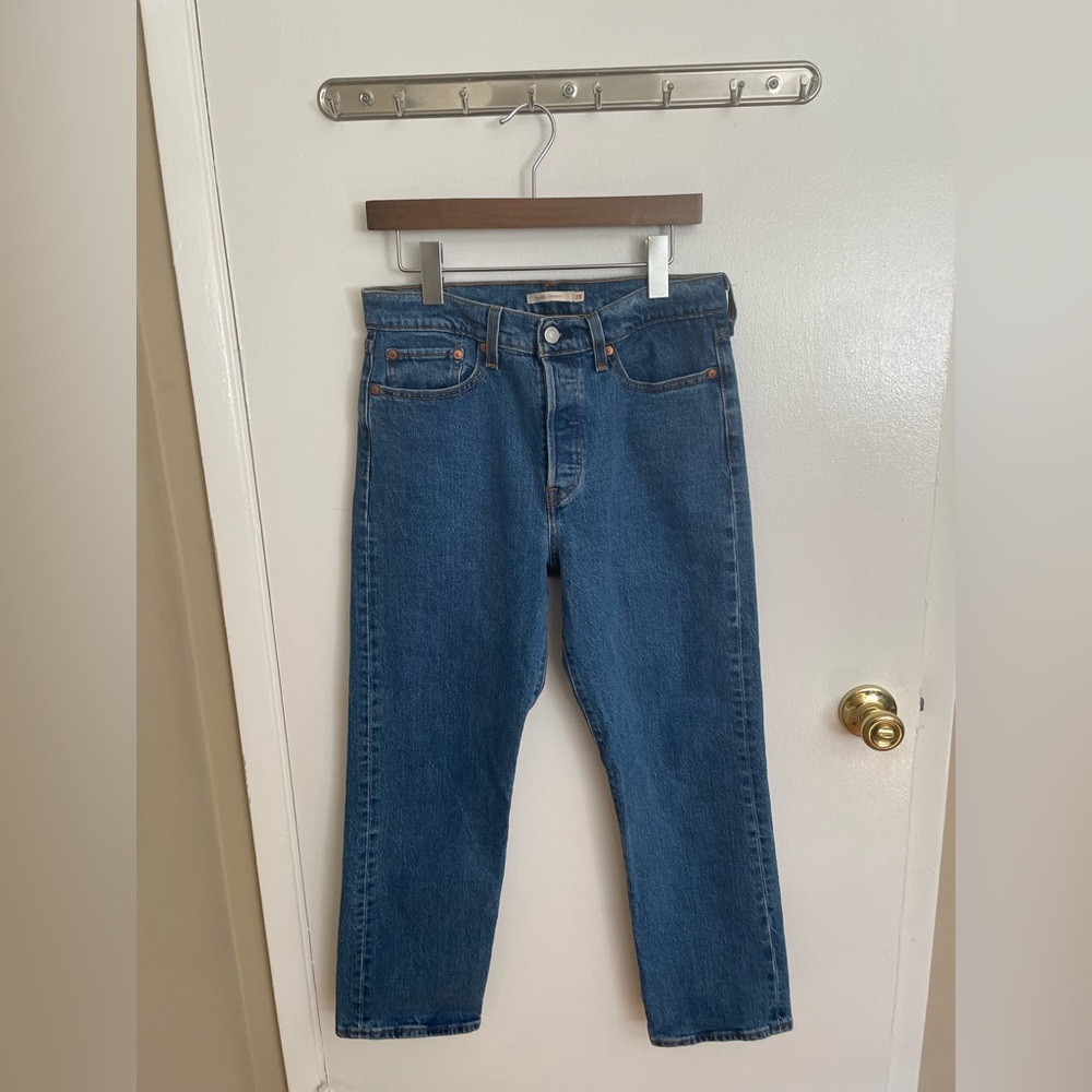 Levi’s wedgie straight fit jean in jive stonewash size 28 inseam 26 NWOT